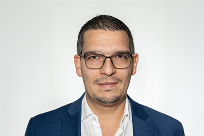 Daniel CARVALHO, Senior Operational Supervisor & Health Safety Specialist bei Dussmann, verantwortlich für die operative Aufsicht und die Gesundheitssicherheit der Wäscherei in Luxemburg.